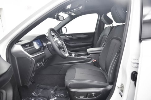 Used 2024 Jeep Grand Cherokee L Laredo image 11