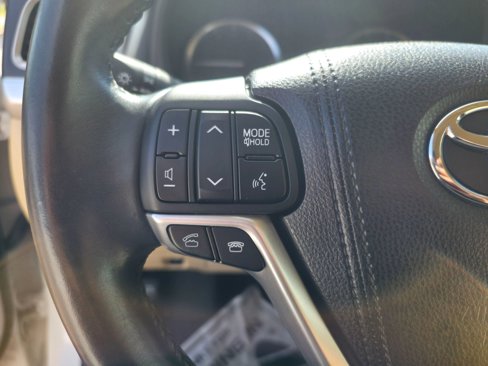 Used 2015 Toyota Highlander Limited image 18