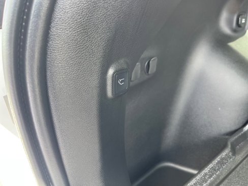 Used 2022 Jeep Cherokee Trailhawk w/ Sun, Sound & Nav Group image 18