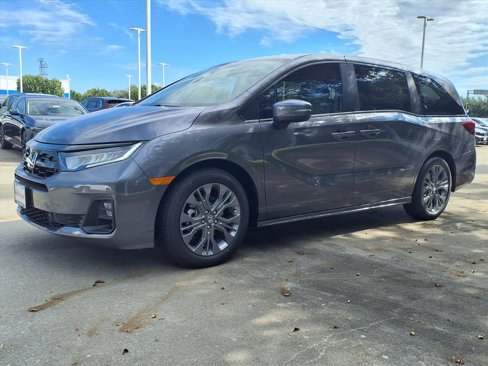 New 2026 Honda Odyssey Touring image 15