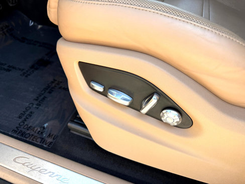 Used 2019 Porsche Cayenne image 12