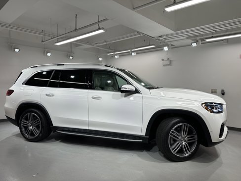 New 2026 Mercedes-Benz GLS 450 4MATIC image 10