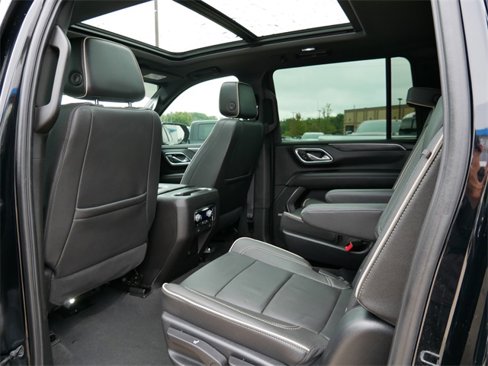 Used 2023 GMC Yukon XL SLT image 14