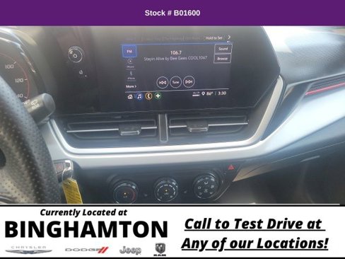 Used 2024 Chevrolet Trax RS image 17