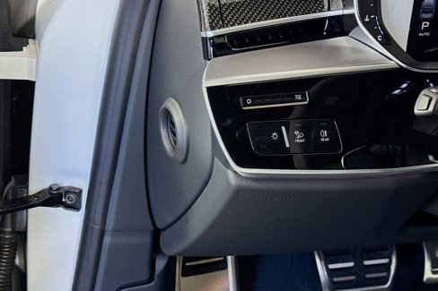 New 2025 Audi S8 image 10