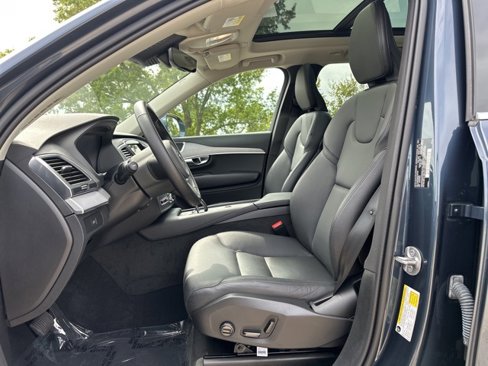 Certified 2025 Volvo XC90 B5 Core image 17