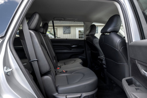 Used 2024 Toyota Grand Highlander AWD image 35