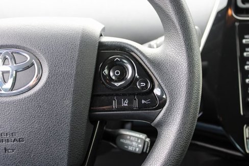 Used 2022 Toyota Prius LE image 30