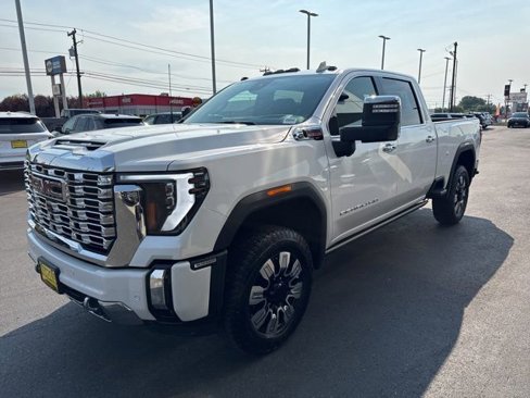 Used 2024 GMC Sierra 3500 Denali w/ Denali Reserve Package image 5