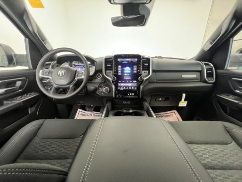 New 2026 RAM 1500 4x4 Crew Cab image 10