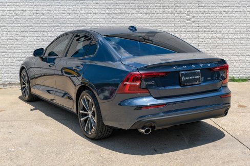 Used 2021 Volvo S60 T5 Momentum image 10