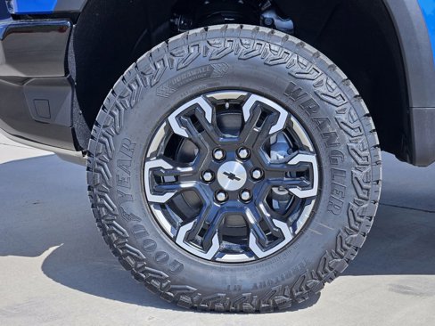 New 2026 Chevrolet Silverado 1500 ZR2 image 13