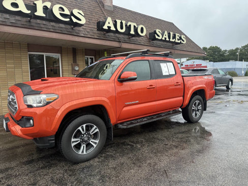 Used 2017 Toyota Tacoma TRD Sport image 15