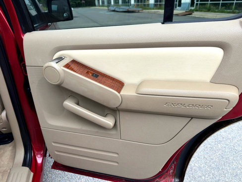 Used 2010 Ford Explorer Eddie Bauer image 11