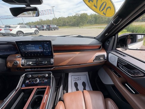 Used 2024 Lincoln Navigator L Reserve image 32
