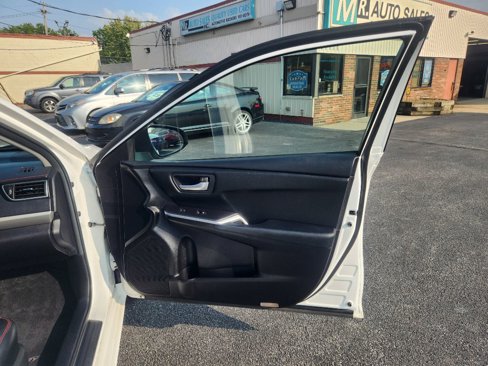 Used 2016 Toyota Camry LE image 20