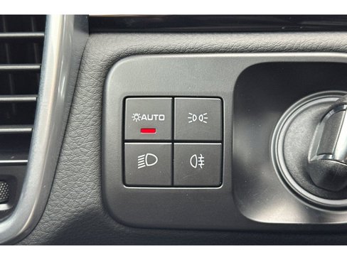 Used 2022 Porsche Cayenne image 33