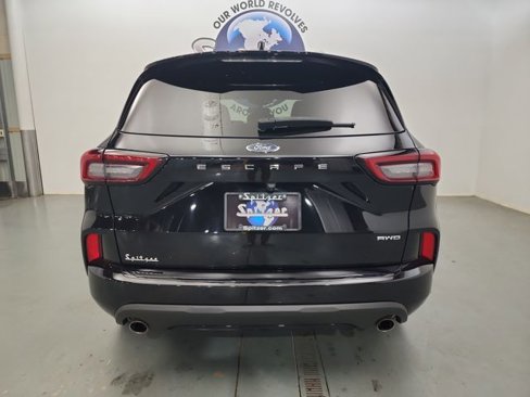 Used 2024 Ford Escape ST-Line image 6