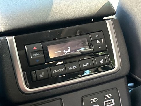 New 2025 Subaru Ascent Limited image 36