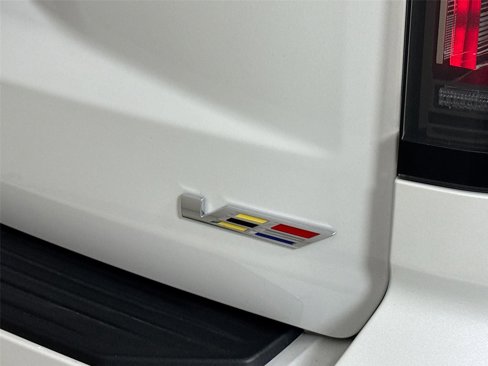 Used 2025 Cadillac Escalade ESV V image 40