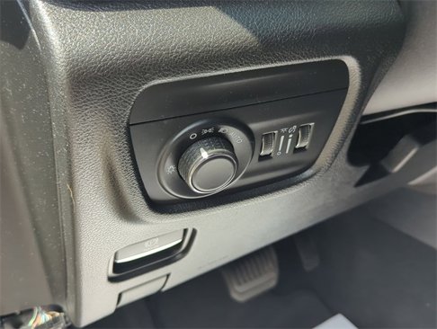 Used 2023 Jeep Grand Cherokee Altitude image 34