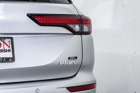 New 2025 Mitsubishi Outlander SEL Black Edition image 4