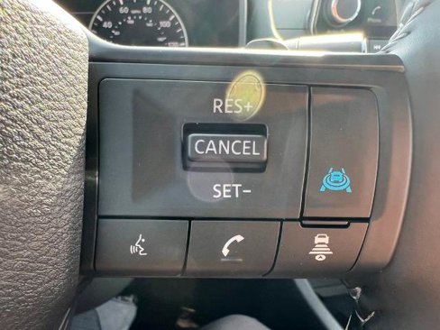 Certified 2025 Nissan Rogue SV image 23