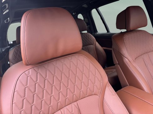 New 2026 BMW X7 M60i image 26