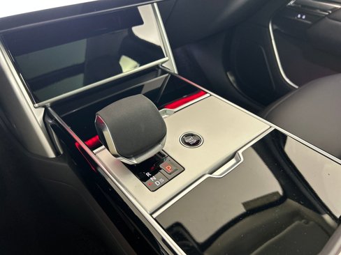 New 2025 Land Rover Range Rover SE image 15