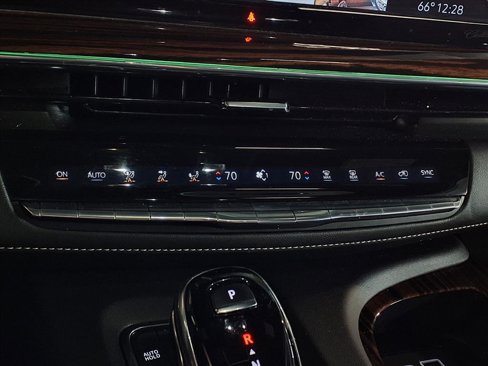 Used 2023 Cadillac Escalade ESV Premium Luxury image 26