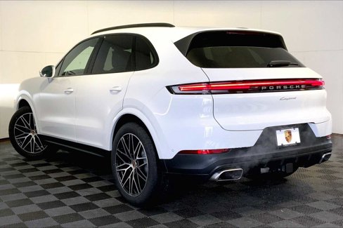 New 2026 Porsche Cayenne image 3