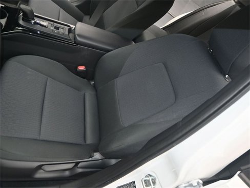 Used 2024 Toyota Prius LE image 9