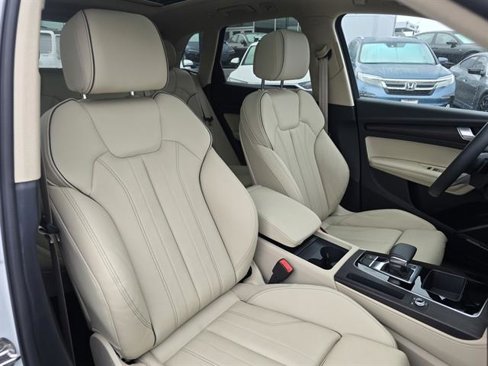 Certified 2025 Audi Q5 2.0T Premium Plus w/ Premium Plus Package image 17