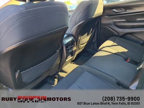 Used 2023 Jeep Grand Cherokee L Laredo image 28