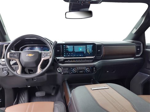 Used 2024 Chevrolet Silverado 3500 High Country image 16
