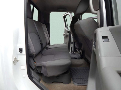 Used 2016 Nissan Frontier SV image 39
