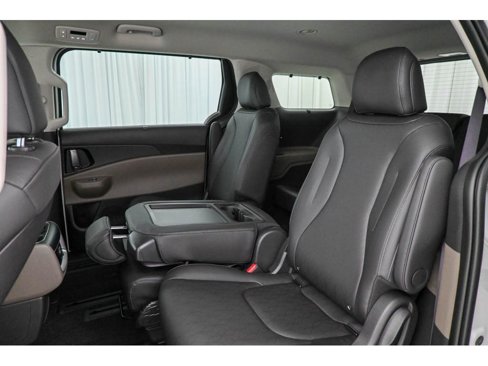 New 2026 Kia Carnival EX image 11