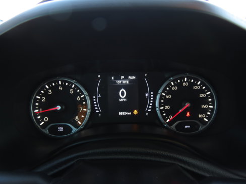 Used 2018 Jeep Renegade Latitude w/ Popular Equipment Group image 11
