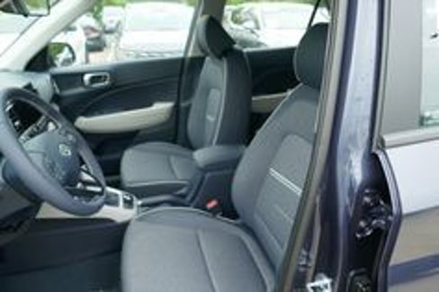 New 2025 Hyundai Venue Limited image 28