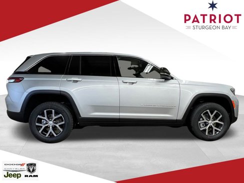 New 2025 Jeep Grand Cherokee Limited w/ Trailer Tow Package image 3