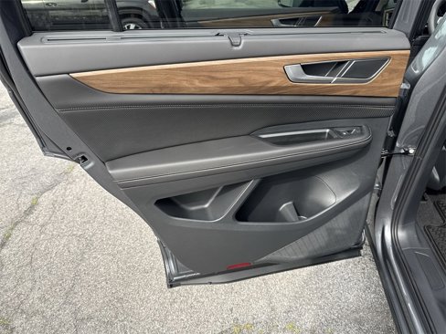 New 2025 Volkswagen Atlas SE image 26