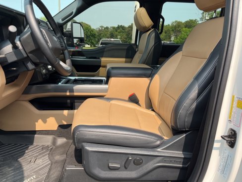 Used 2025 Ford F250 Lariat w/ Lariat Ultimate Package image 11