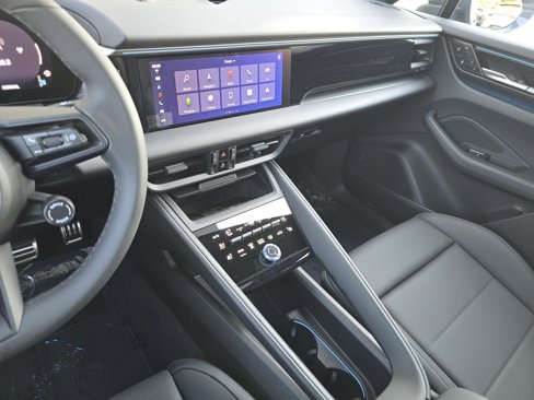 New 2025 Porsche Macan 4S Electric image 21