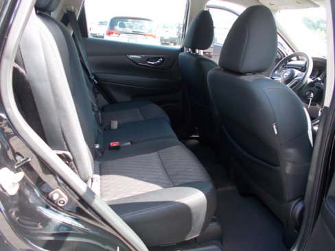 Used 2018 Nissan Rogue S image 8