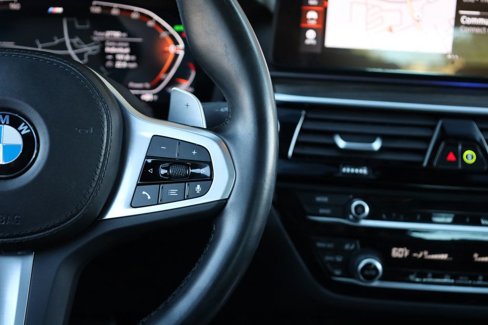 Used 2022 BMW 540i w/ M Sport Package image 35