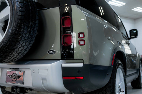 Used 2021 Land Rover Defender 90 First Edition image 21
