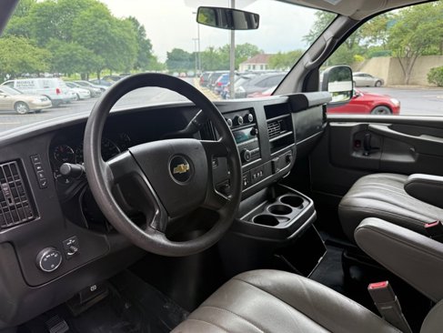 Used 2015 Chevrolet Express 2500 image 14