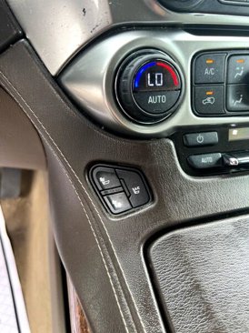 Used 2016 Chevrolet Suburban LTZ image 24