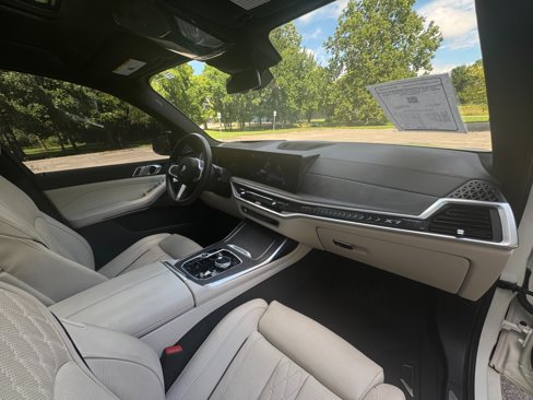 Used 2025 BMW X7 xDrive40i w/ M Sport Package image 24