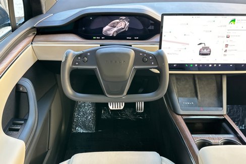 Used 2022 Tesla Model X image 15